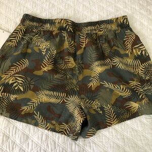 Tropical Leaf Print Women's Shorts NWT